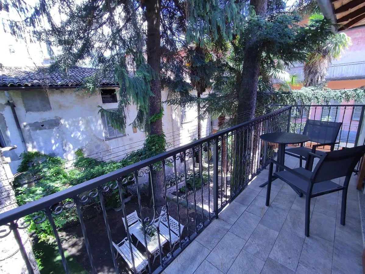 Iseolakerental - La Filandina Riva di Solto 0*,